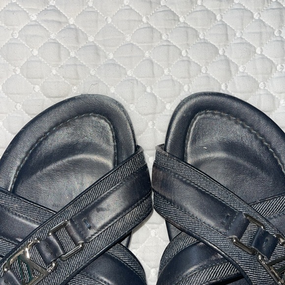 Men’s Louis Vuitton Sandals - Picture 4 of 5